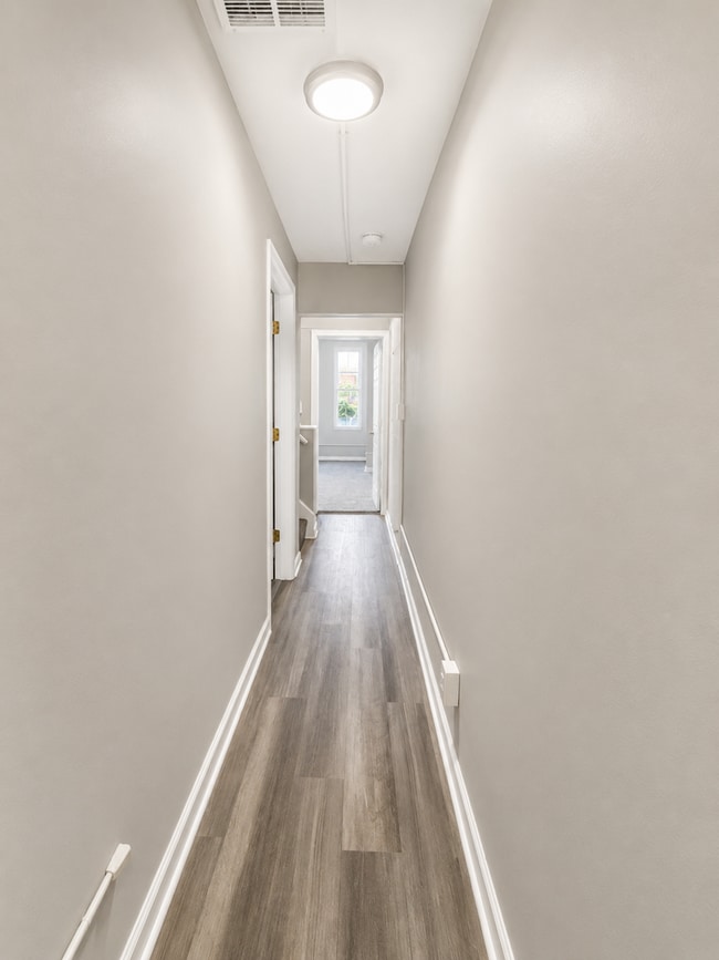 Building Photo - Move In This July & Get $500 Off! :money_mouth:? - Freshly Updated Baltimore Rowhome