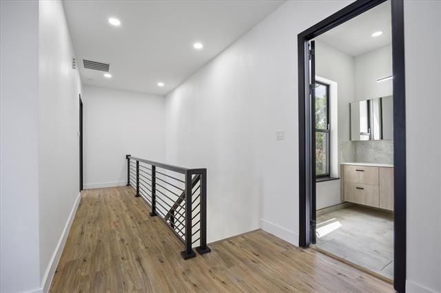 Building Photo - 2811 Rodeo Dr