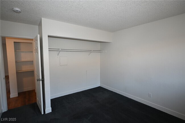 Building Photo - 1512 Cobb Ln