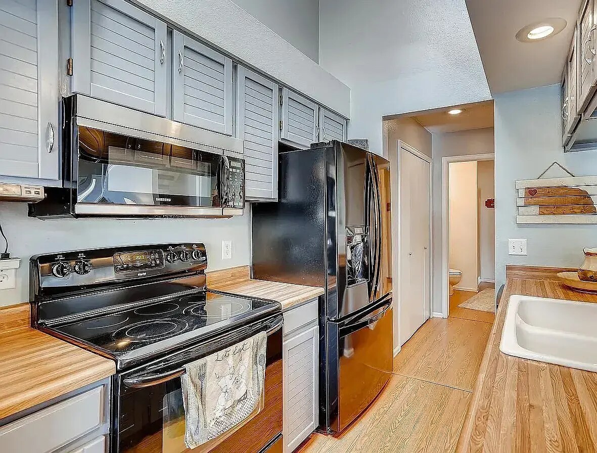 Building Photo - 6881 Xavier Cir
