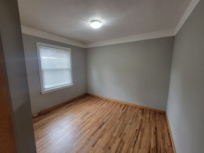 Building Photo - 710 Mount Ave