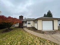 Building Photo - Charming 2 Bed 1 Ba House in Gladstone - Garage, Washer and Dryer, Landscaping Including!