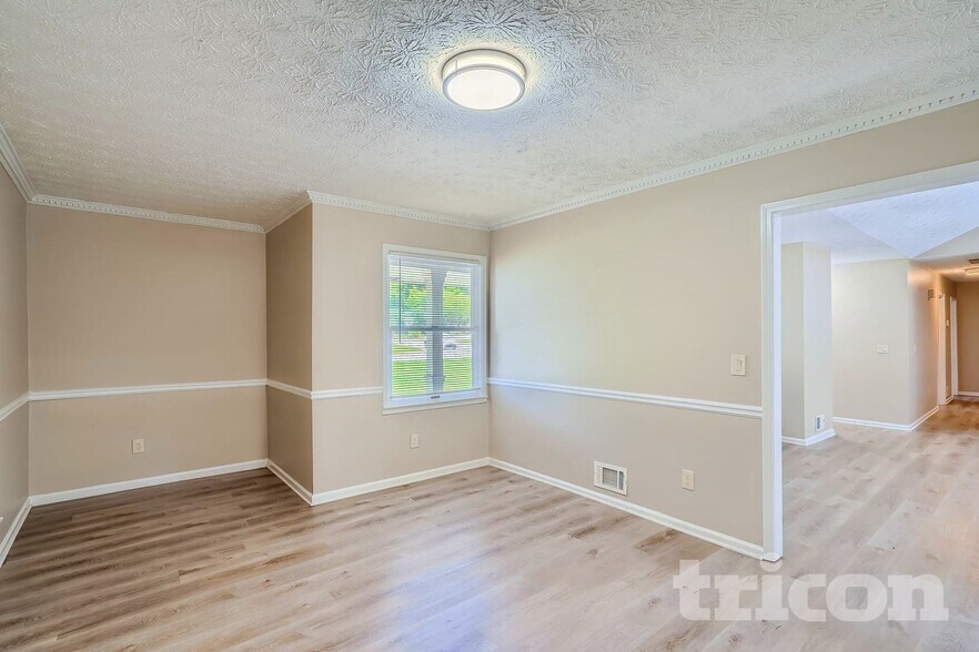Building Photo - 590 Clubland Cir SE