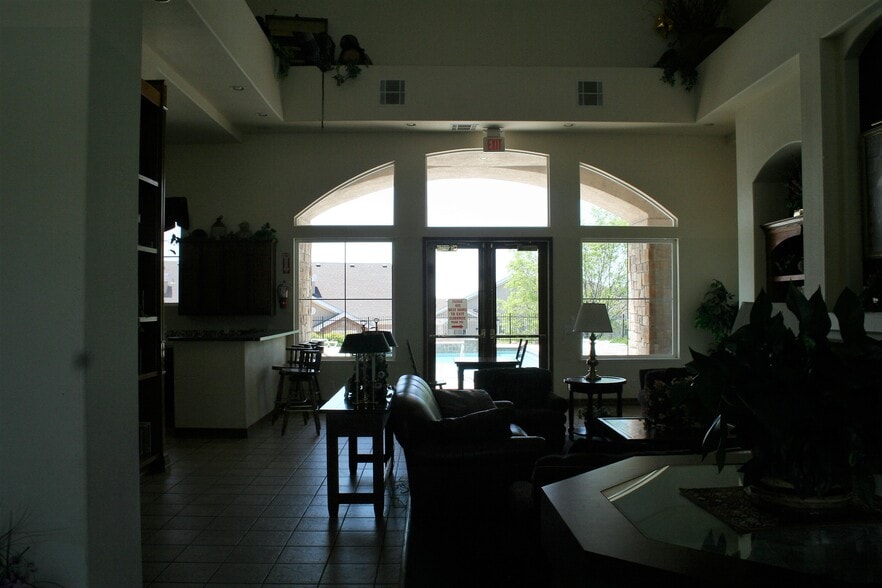 Clubhouse - 3810 Strawberry Field Grv