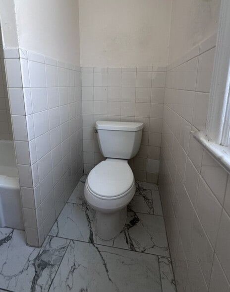 Building Photo - 116 Orient Way