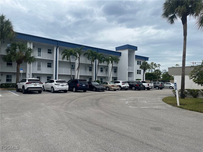 Building Photo - 1724 Pine Valley Dr