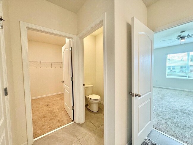 Building Photo - 632 Autumn Stream Dr