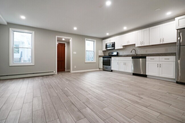 Building Photo - 1620 Palisade Ave