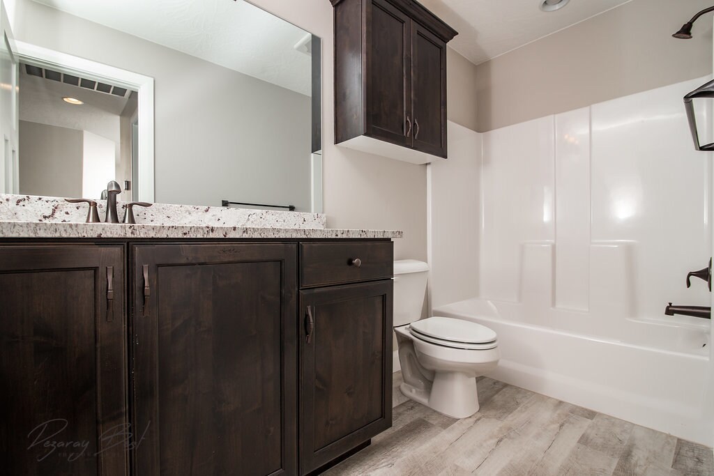 Building Photo - 325 N Red Stone Rd