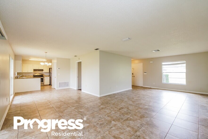 Building Photo - 2141 Kendall Ct