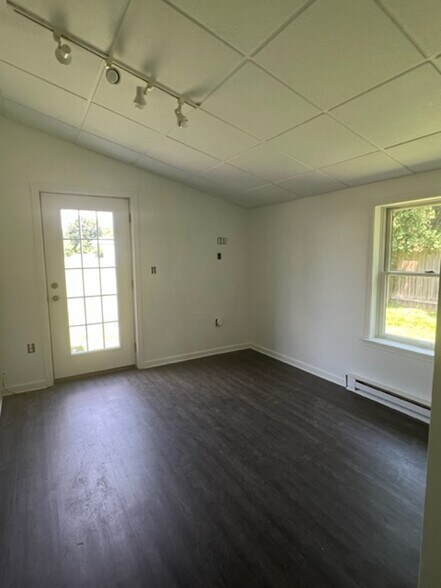 Building Photo - 4601 Tremont Ave