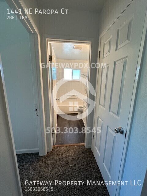 Building Photo - 1441 NE Paropa Ct