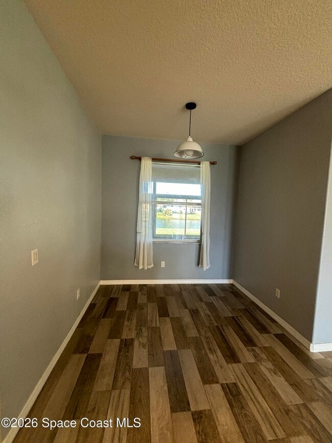 Building Photo - 2542 Woodfield Cir