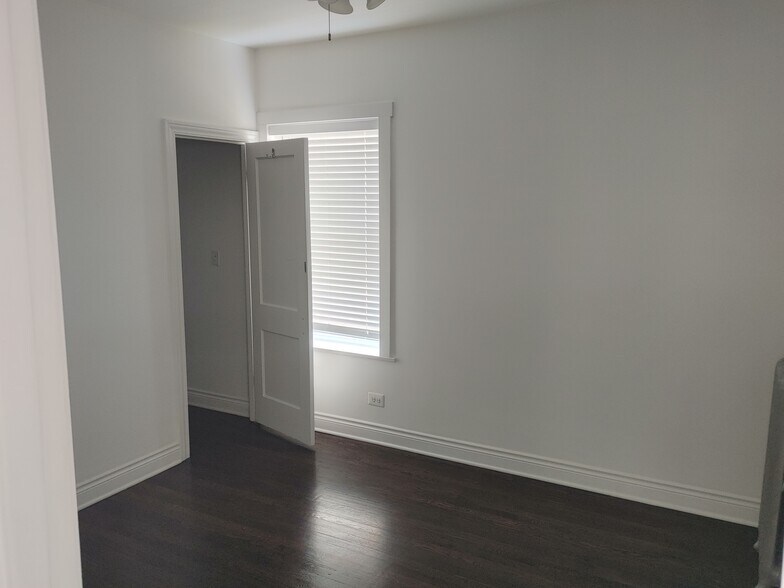 Building Photo - 5019 W Agatite Ave