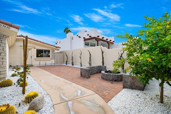 Building Photo - 53680 Avenida Montezuma