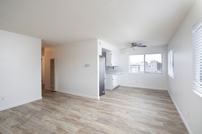 Building Photo - *OPEN HOUSE: 8/23 9-10AM* BEAUTIFUL Remode...