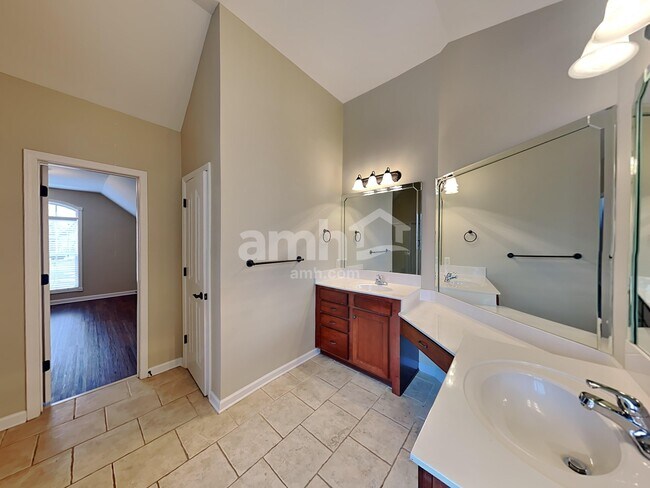 Building Photo - 116 Ruland Cir