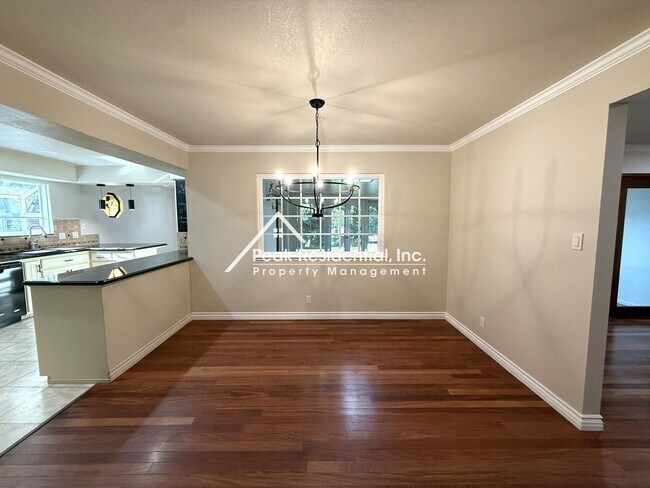 Building Photo - Spacious 3bd/2ba Carmichael Home With Sun Room