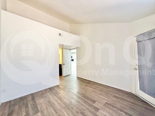 Building Photo - 11666 N 28th Dr