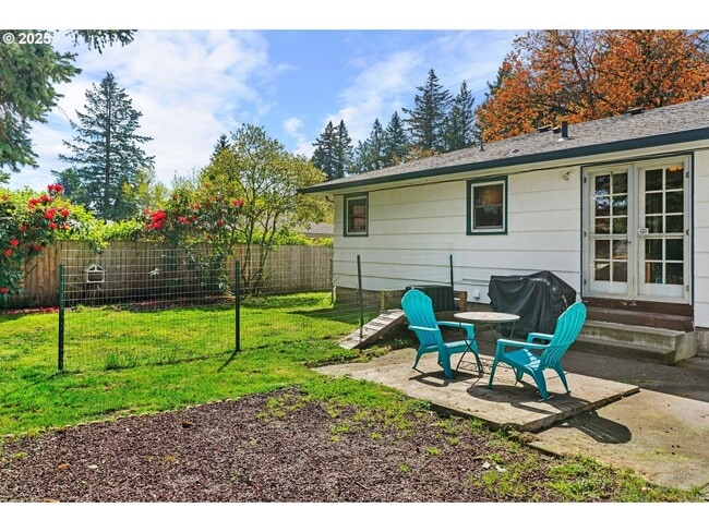 Building Photo - Quarter Acre Comfort