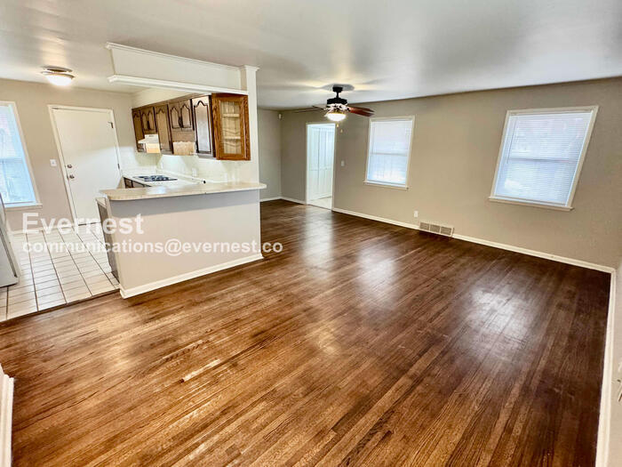 Building Photo - 5764 E 24th St