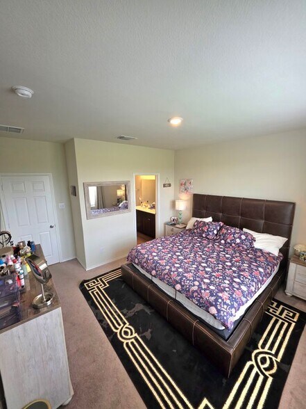Building Photo - 350 Bedford Falls Ln