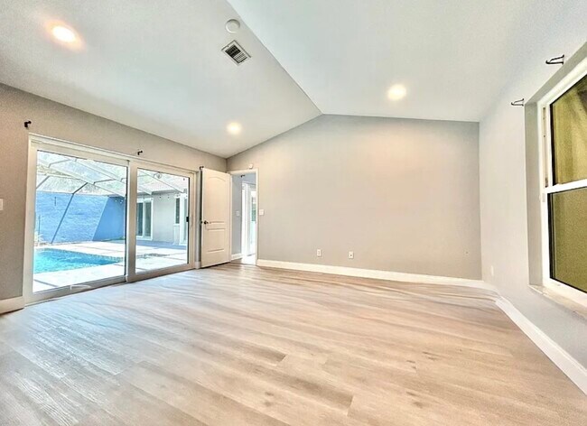 Building Photo - 5015 Nassau Cir