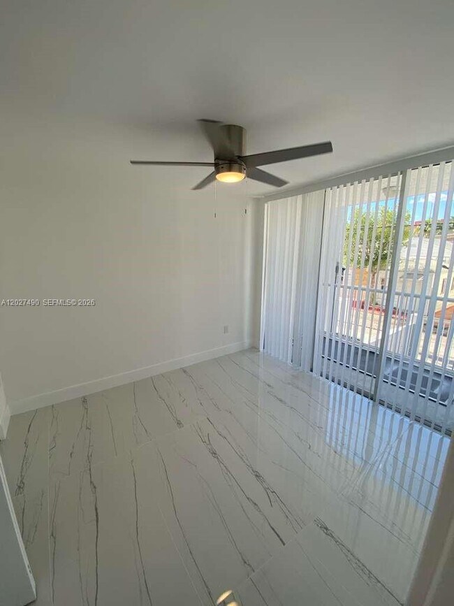 Building Photo - 7832 Collins Ave
