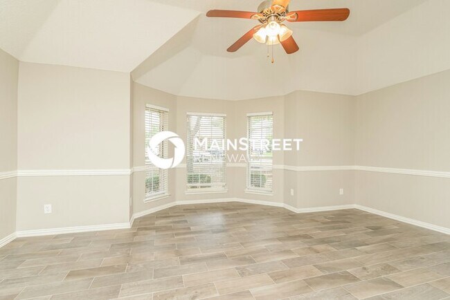 Building Photo - 4 Bedroom Pet-Friendly Home in Cedar Hill, TX with Main Street Renewal