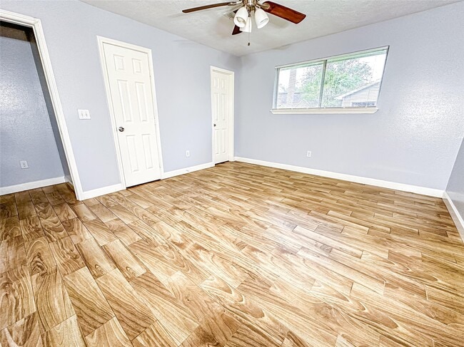 Building Photo - 122 Wood Manor Ln