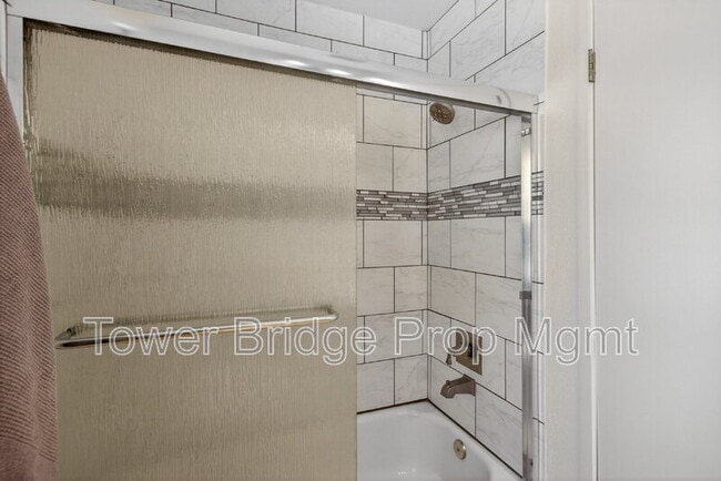 Building Photo - 3937 Orangewood Dr