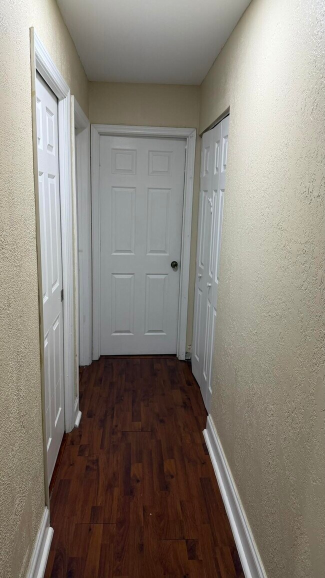 Building Photo - 1114 NW 79th Dr