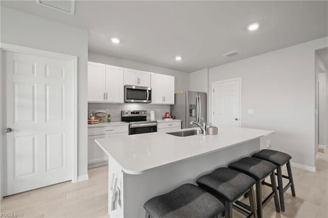 Building Photo - 2621 Table Coral Trl