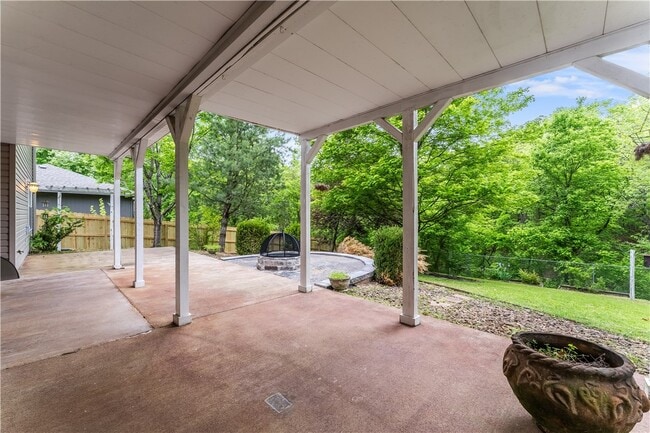 Building Photo - 32 Latshaw Dr