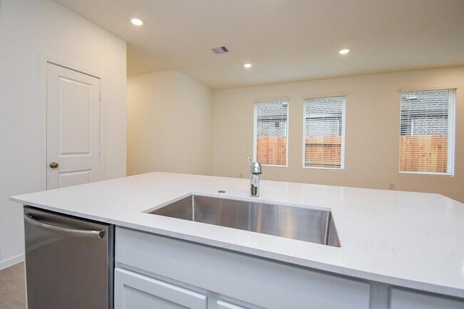 Building Photo - 6307 Serenity View Ln