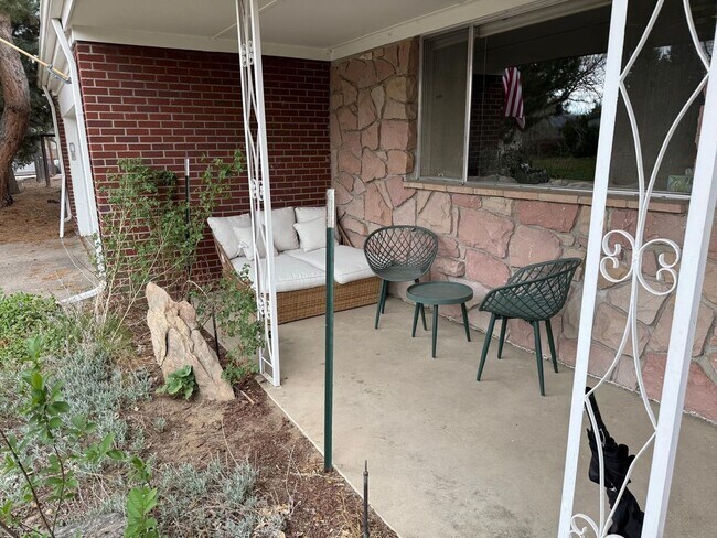 Building Photo - Spacious 5BR House in Denver