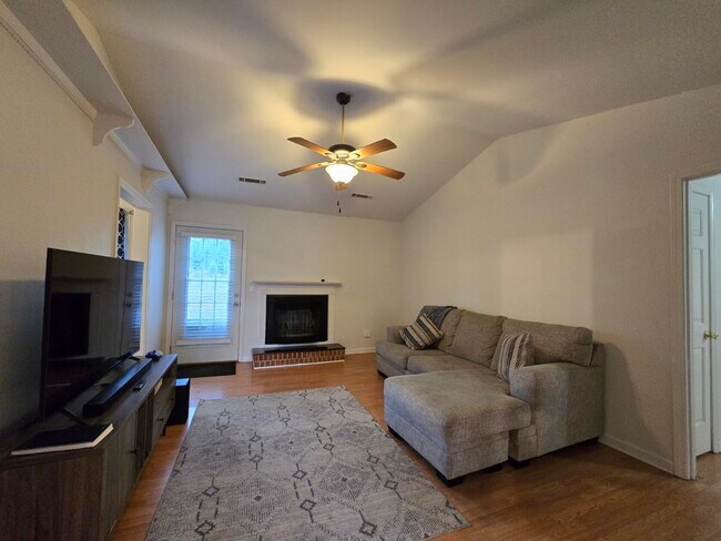 Building Photo - 5945 Lost Creek Dr