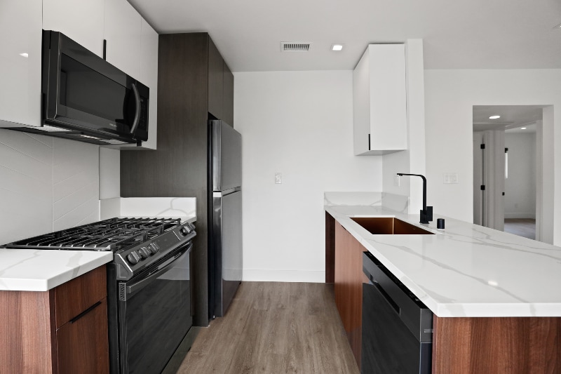 Building Photo - 701 N Hill Pl