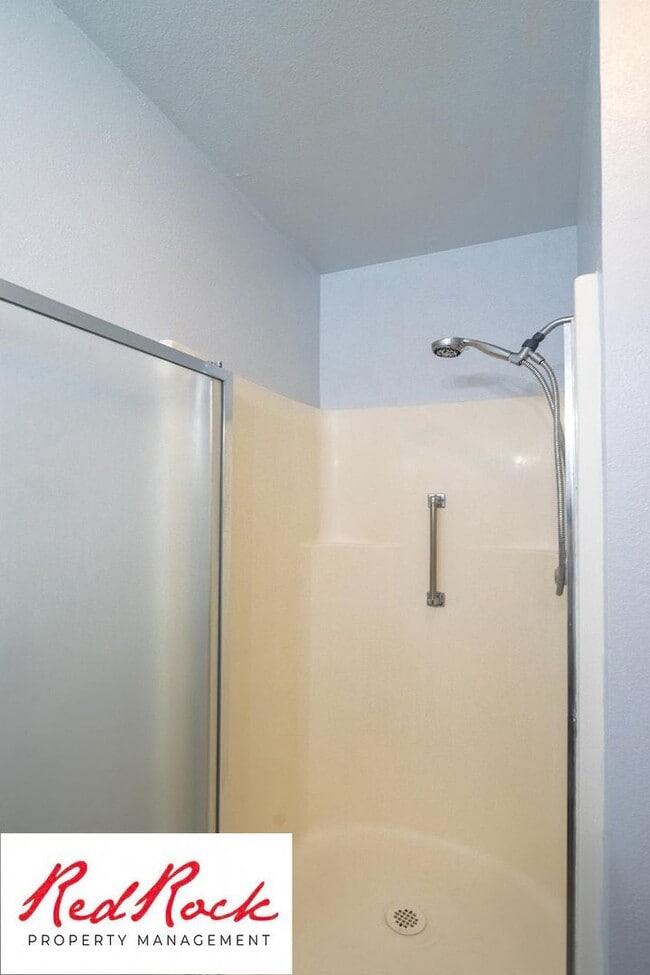 Building Photo - 3 Bedroom Home with Red Rock Views and Community Pool