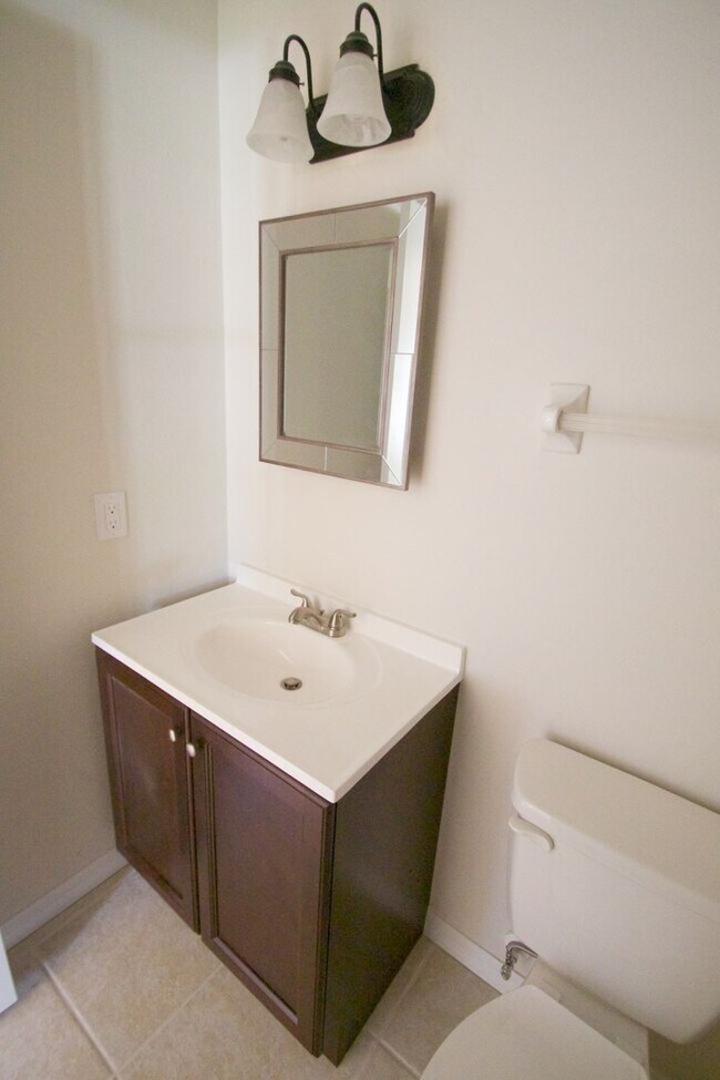 Building Photo - Waterfront 3BR Home on Canal | Spacious Yard | Lawn Care Included | Pet Friendly