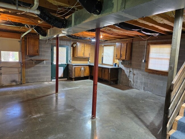 Building Photo - 273 Woodbridge Dr