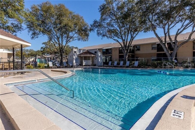 Building Photo - 3815 N Oak Dr