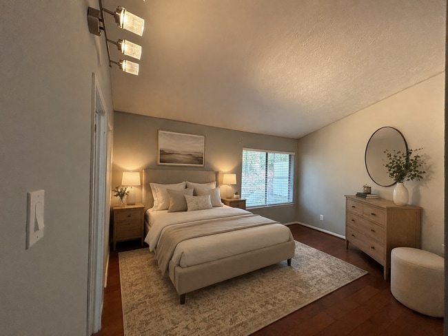 Building Photo - Updated 1 Bedroom 1 Bath Condo in Well Maintained HOA Community