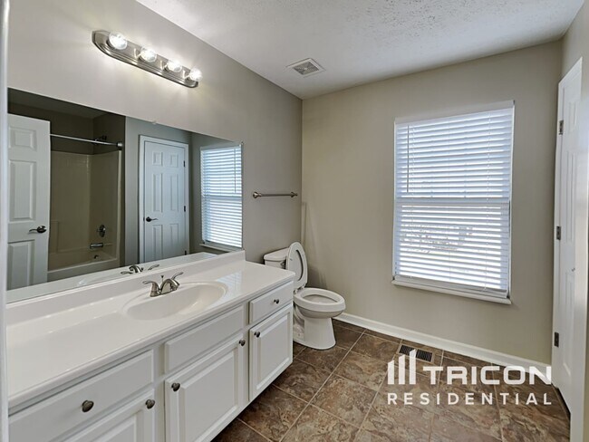 Building Photo - 2240 Crescent Valley Ln