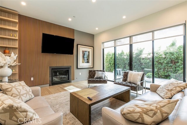 Building Photo - 617 Hazel St