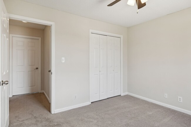 Building Photo - 1307 Bluebonnet Dr