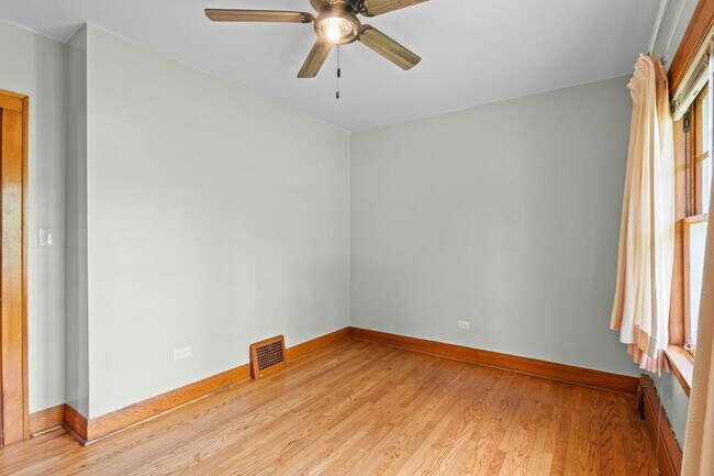 Building Photo - 288 Middaugh Rd