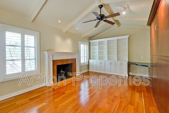 Building Photo - 450 Juanita Way
