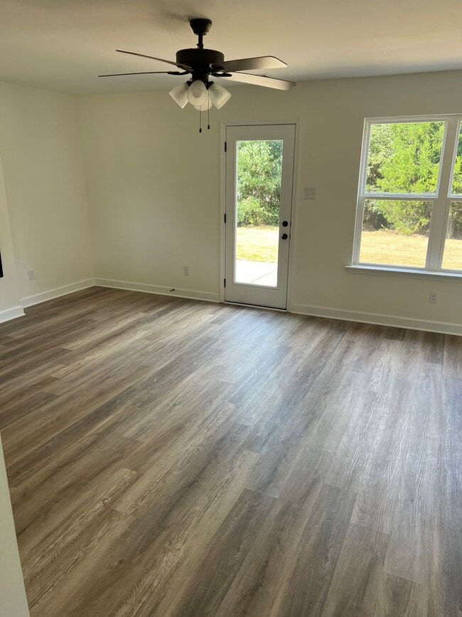 Building Photo - 1530 N Goodlett Grove Cove