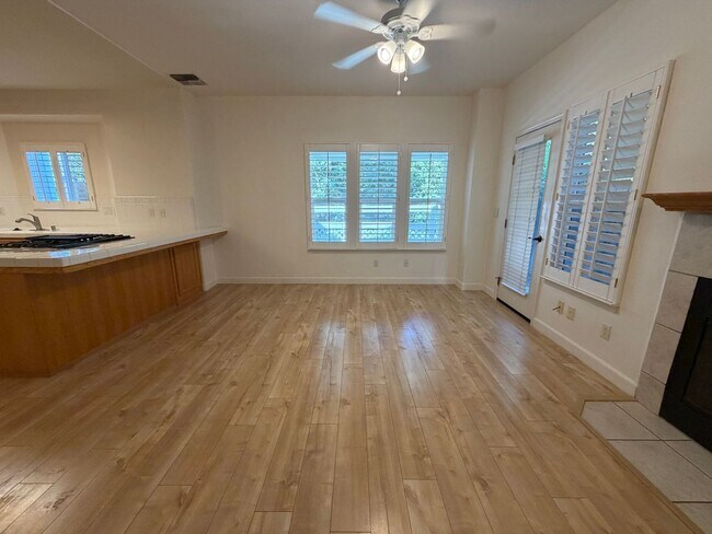 Building Photo - Downtown Templeton (3/2) - Must See!!
